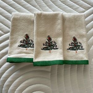 NWOTs Three (3) Spode Fingertip Towels.